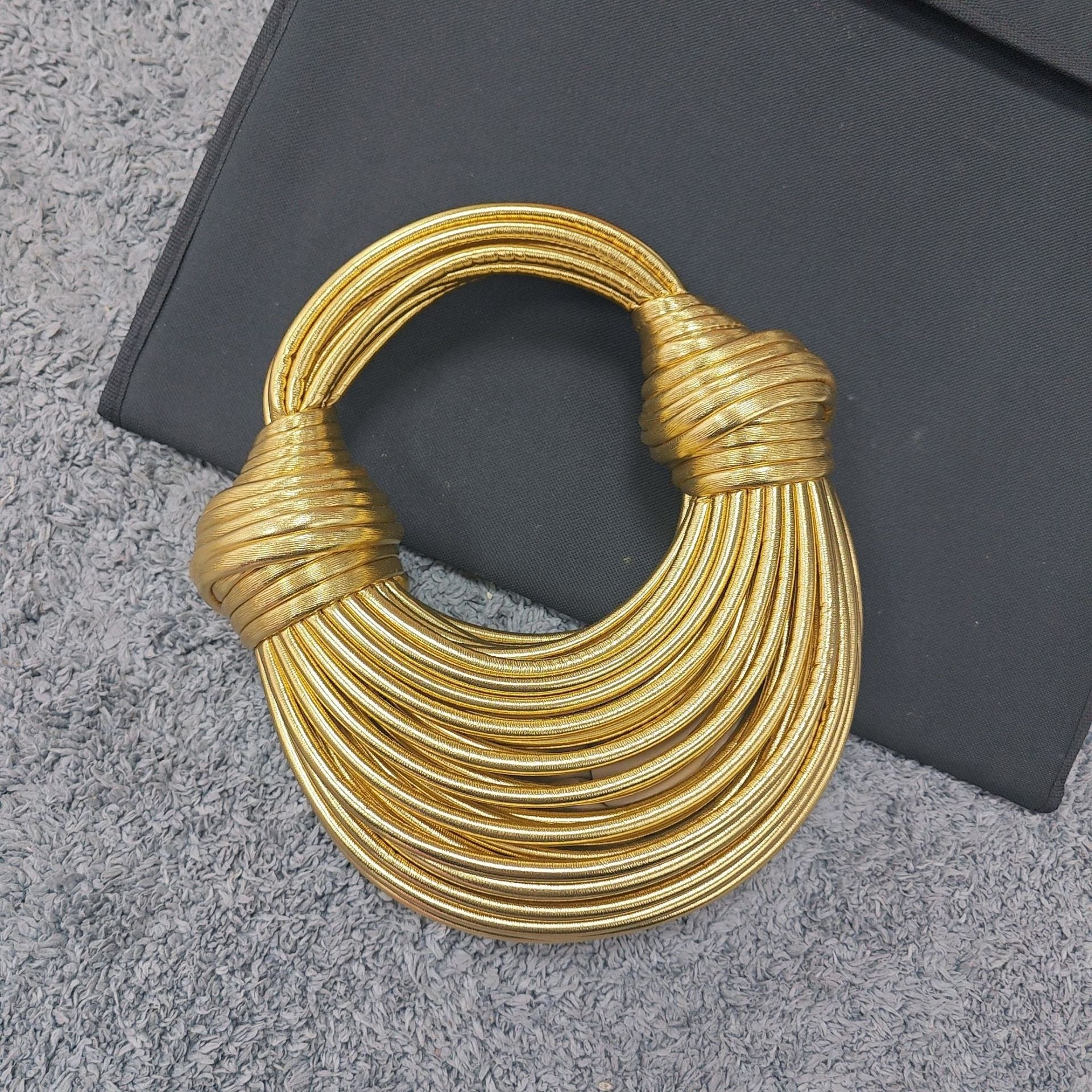 Instafamous Shiny Metal Noodle Underarm Bag – Trendy Chain Street-Style Shoulder Purse