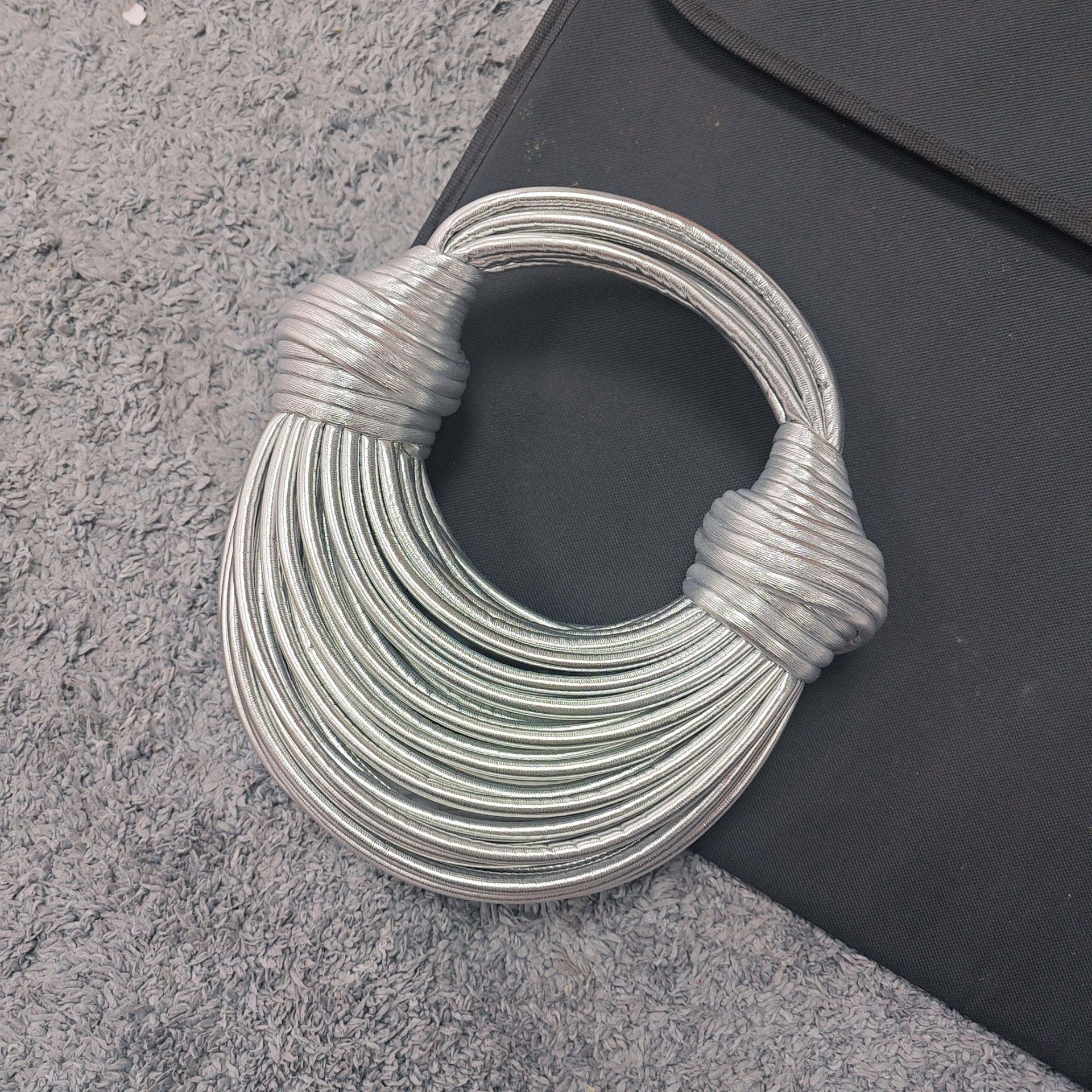 Instafamous Shiny Metal Noodle Underarm Bag – Trendy Chain Street-Style Shoulder Purse